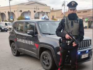 Isola Capo Rizzuto, furti seriali sulle auto in sosta: arrestato un cittadino romeno