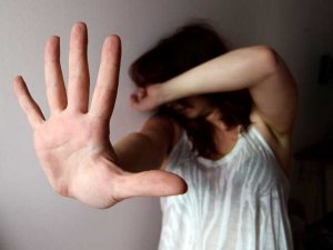 Violenza domestica su ex compagna: custodia cautelare in carcere per 26enne crotonese