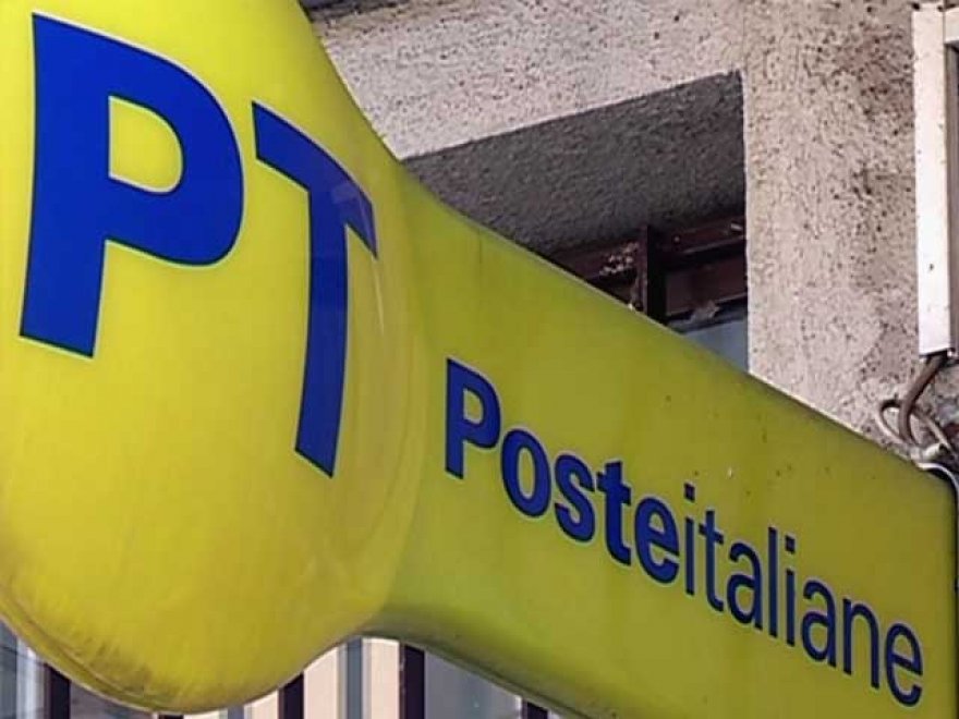 Poste italiane, da lunedì in pagamento le pensioni: «Seguire le indicazioni»