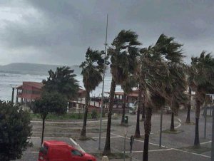 Allerta meteo, scuole chiuse domani a Crotone, Isola Capo Rizzuto e Scandale: il livello e&#039; arancione