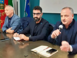 Cgil e Uil Calabria a Crotone: «Sciopero va avanti nonostante Salvini» (VIDEO)