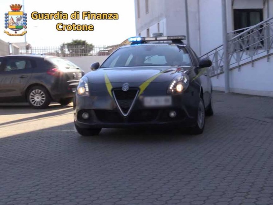 &#039;Ndrangheta, Gdf Crotone esegue ingente sequestro a carico di pregiudicato cirotano
