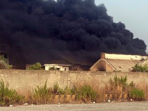 Incendio ex Sasol, Confindustria: «Accelerare sulla bonifica del sito dismesso»