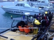 Barca a vela con 31 migranti a bordo intercettata al largo della costa ionica: sono stati condotti dalla Gdf nel porto di Crotone