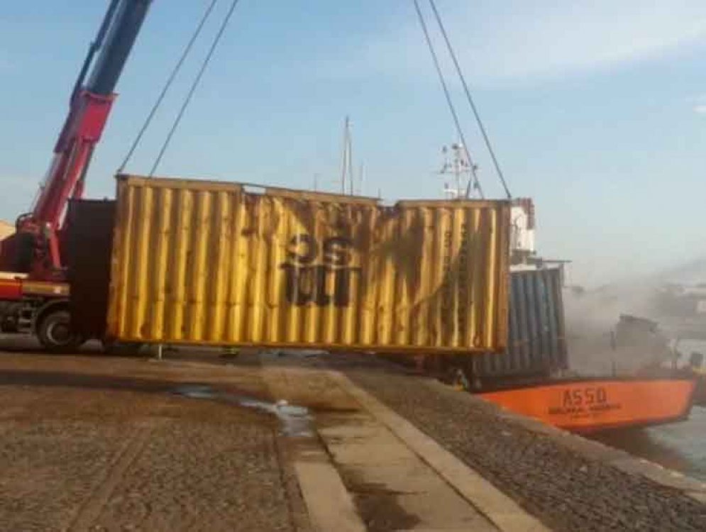 Esplosione rimorchiatore nel porto Crotone, interessamento dei Servizi sui container
