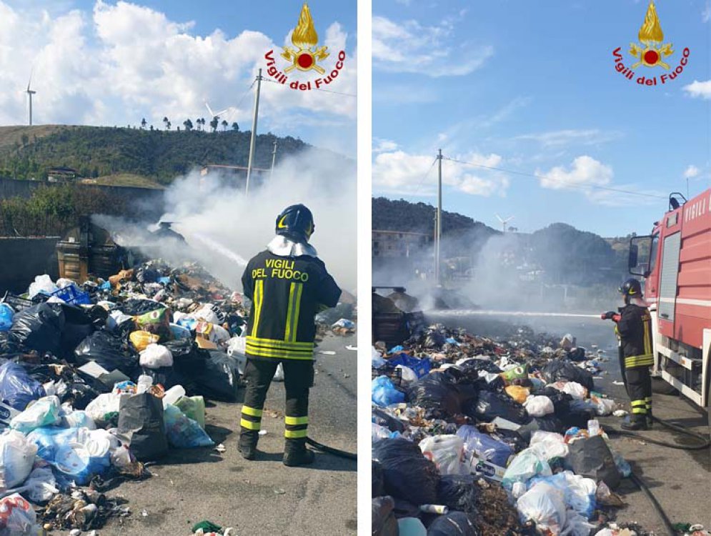 A Crotone vengono incendiati i cumuli di rifiuti: interventi dei Vigili del fuoco in citta&#039;