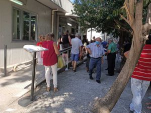 Situazione inaccettabile davanti al Centro unico di prenotazione (Cup) dell&#039;Asp di Crotone